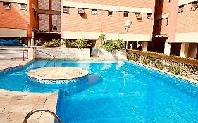 Cobertura Aconchegante na Enseada 3 Quartos, Piscina e Conforto a Poucos Passos do Mar